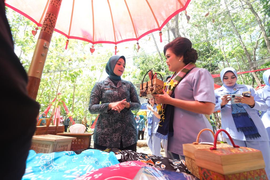 Priska Jamu Persatuan Istri AU di Desa Wisata Jenetallasa