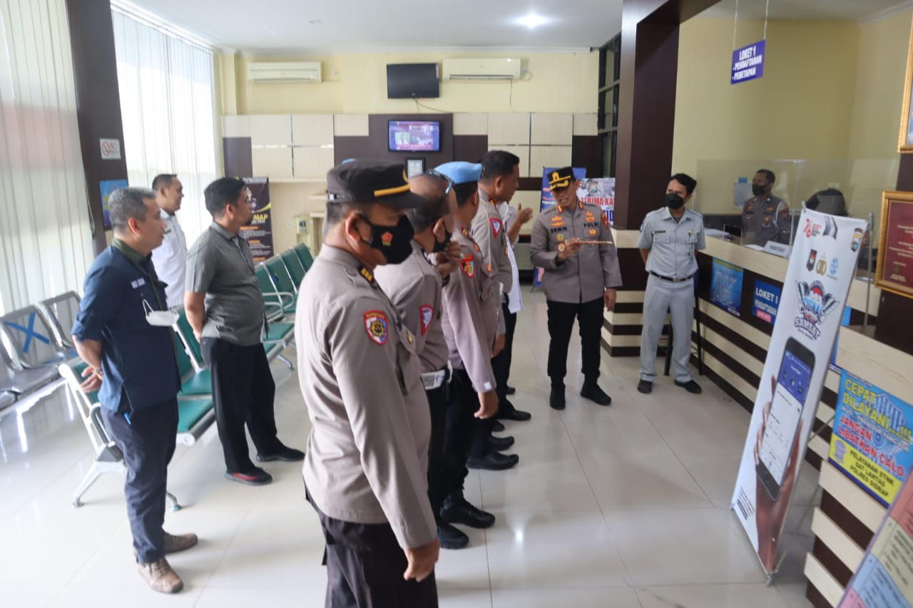 Kapolres AKBP Erwin Sidak Pelayanan Samsat