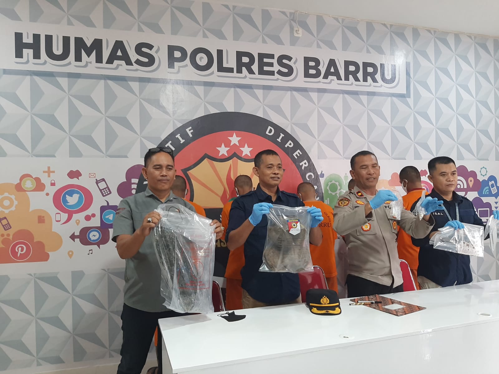14 Pekerja Perusahaan Jepang  Gasak Mutiara Senilai Rp2 M