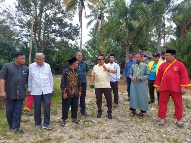 Abang Fauzi Tinjau Lahan Pembanguan Rusun Santri