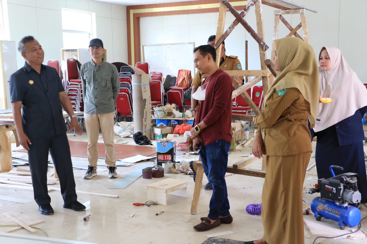Budiman Tinjau Proyek Rehab Kantor Bupati
