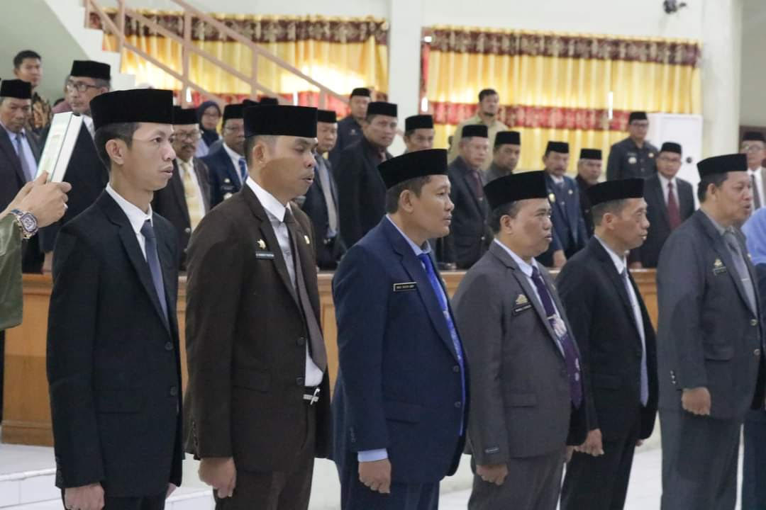 Lantik Tujuh Pejabat,  Irwan Ingatkan Integritas