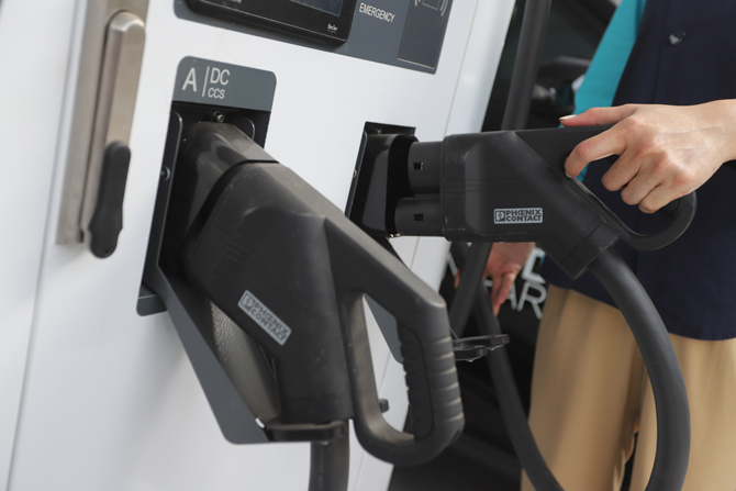 Rp2,5 Miliar untuk Beli Mobil Listrik Gubernur