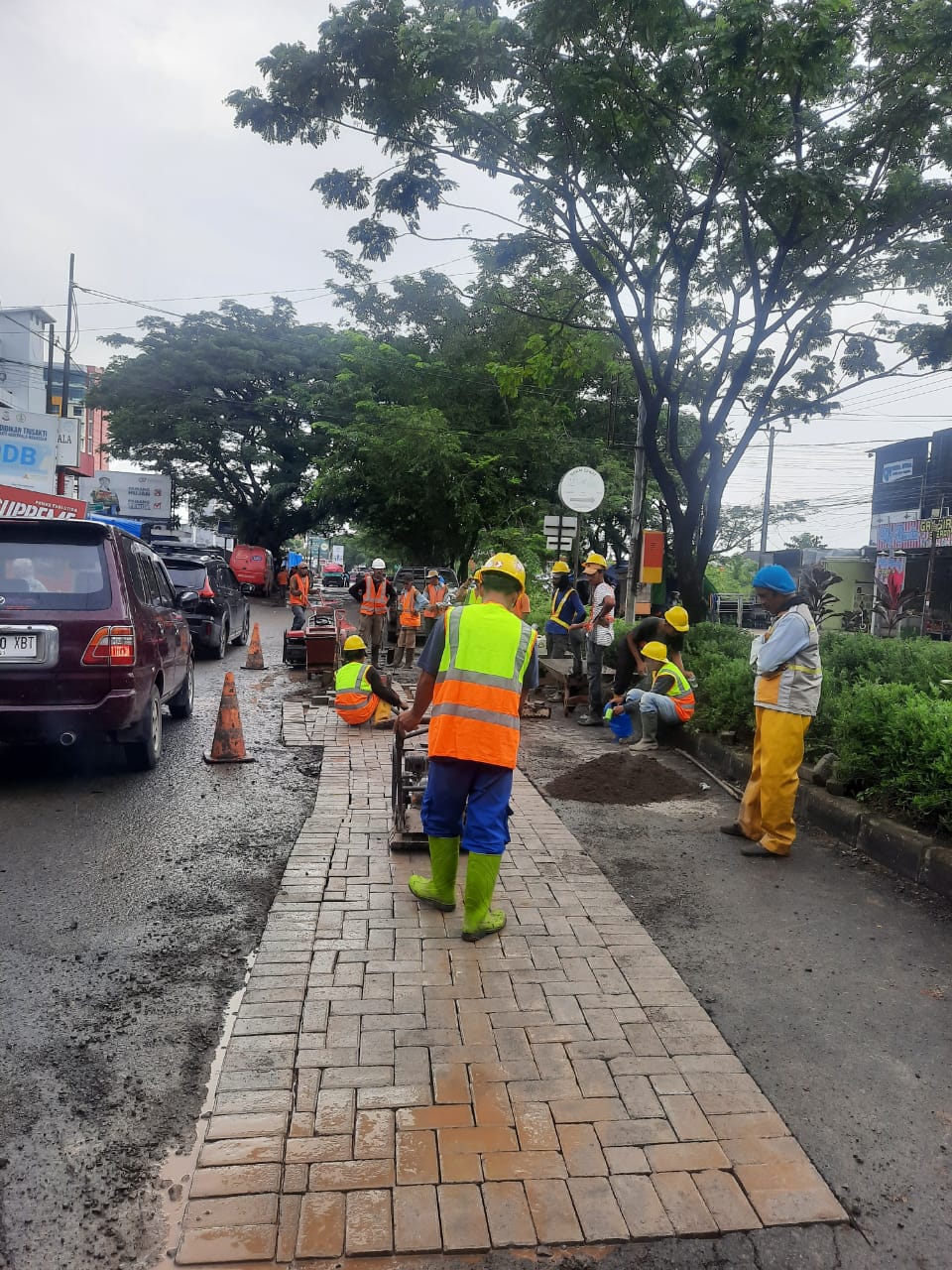 Pemprov Benahi Ruas Jalan yang Berlubang