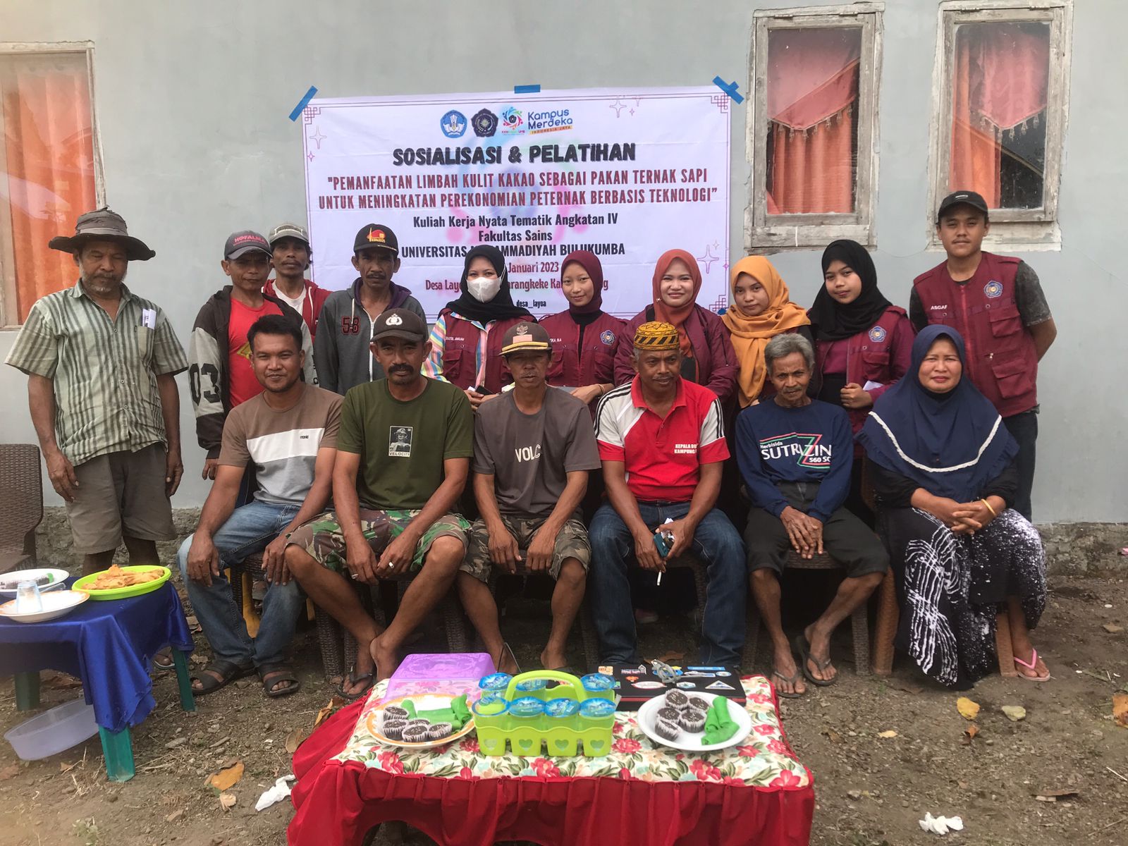 Mahasiswa KKNT UM Bulukumba Latih Warga Layoa Manfaatkan Limbah Kakao