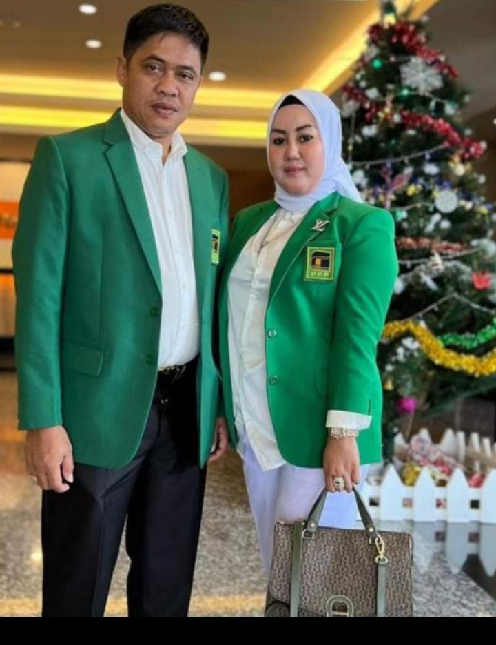 Hj Heriani Dukung Suaminya Maju ke Senayan