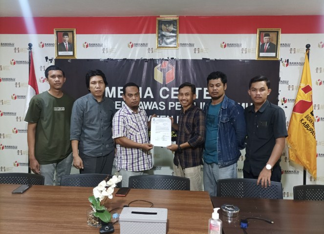 HMI Perkenalkan Pengurus ke Bawaslu Maros