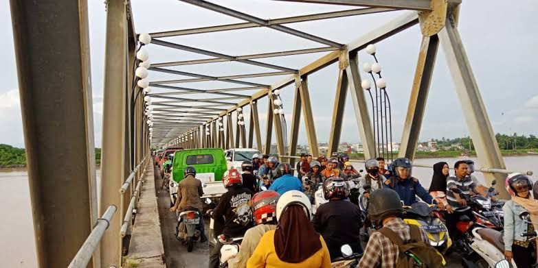 Pemkot  Ajukan DED Jembatan Barombong