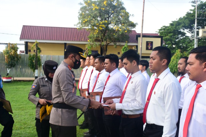 23 Personel Polisi Terima Reward