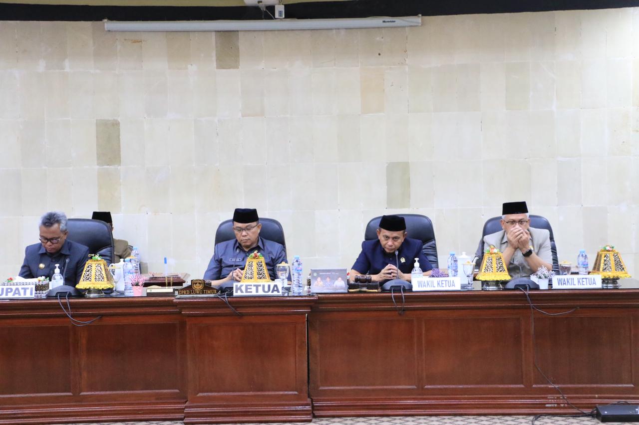 Bupati Hadiri Pandangan Akhir Fraksi DPRD