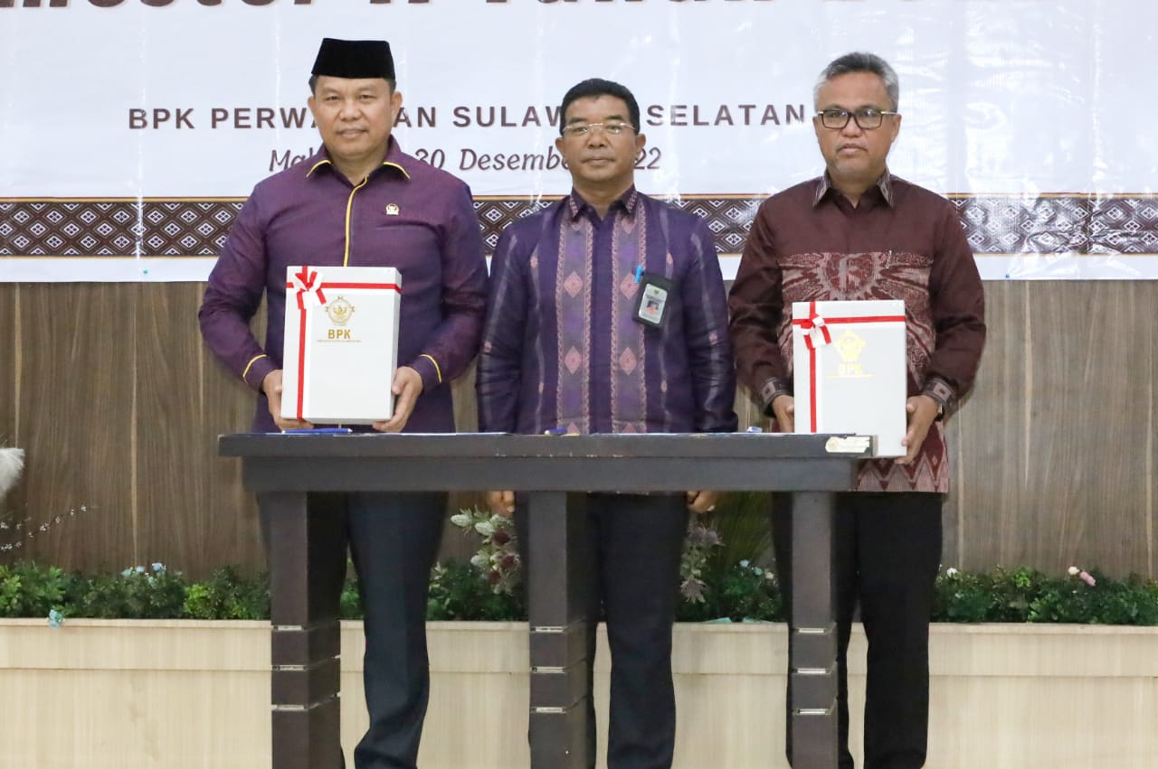 Bupati-Ketua DPRD Teken LHP