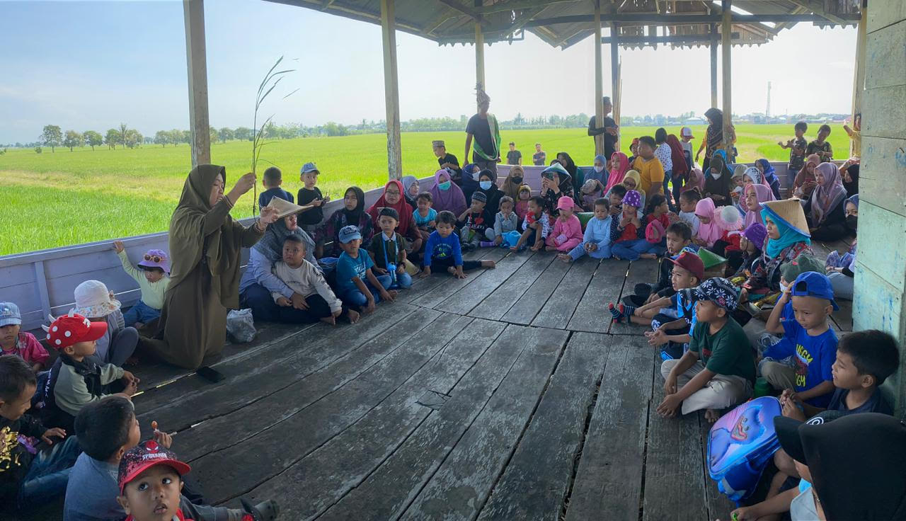 PUAD Negeri Field Trip di Sawah