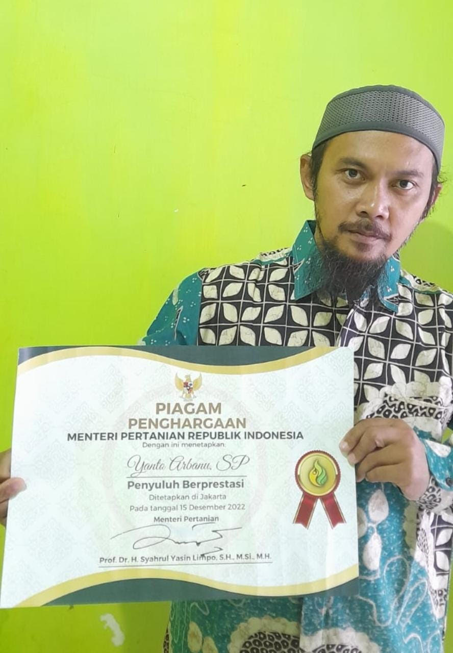 PPL Distan Terima Penghargaan Kementan