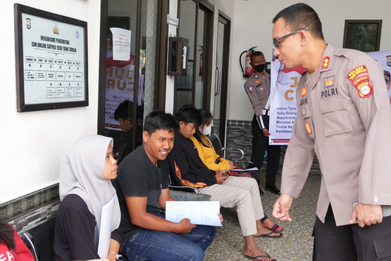 AKBP Juara Sambangi Rumah Presisi