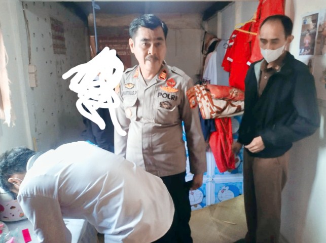 Pasangan Kekasih Gantung Diri Hingga Tewas