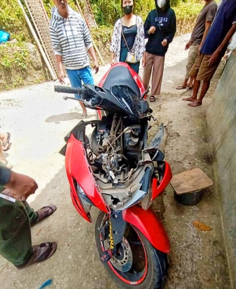 Masuk Jurang,  Tukang Ojek Tewas, Penumpang Sekarat