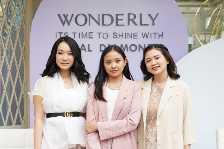 Wonderly Hadirkan Body Lotion Mengandung Real Diamonds