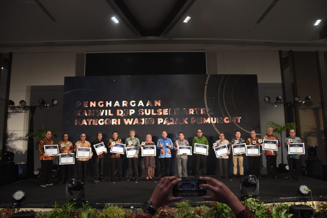 BPKPD Terima Penghargaan Penyetor Pajak Tertinggi