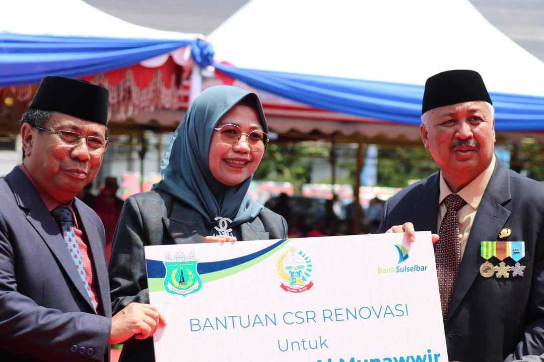 Guberunr tak Hadir,  Pinrang Terima Bantuan Keuangan