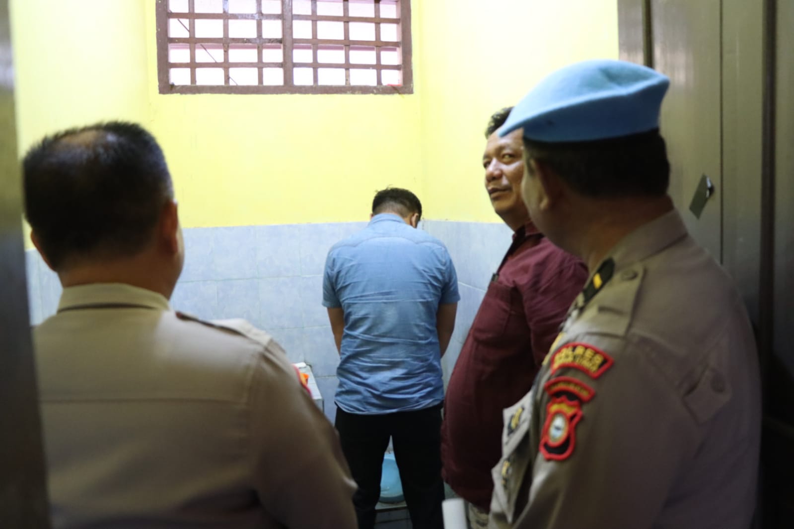 Kasat Resnarkoba Dites Urine