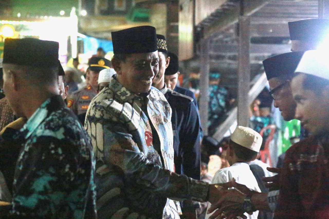 Amran Hadiri Isra Mikraj Desa Lempa