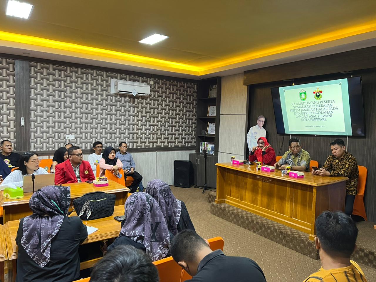 Tim Dosen Unhas Sosialisasi Penerapan Sistem Jaminan Halal di Parepare