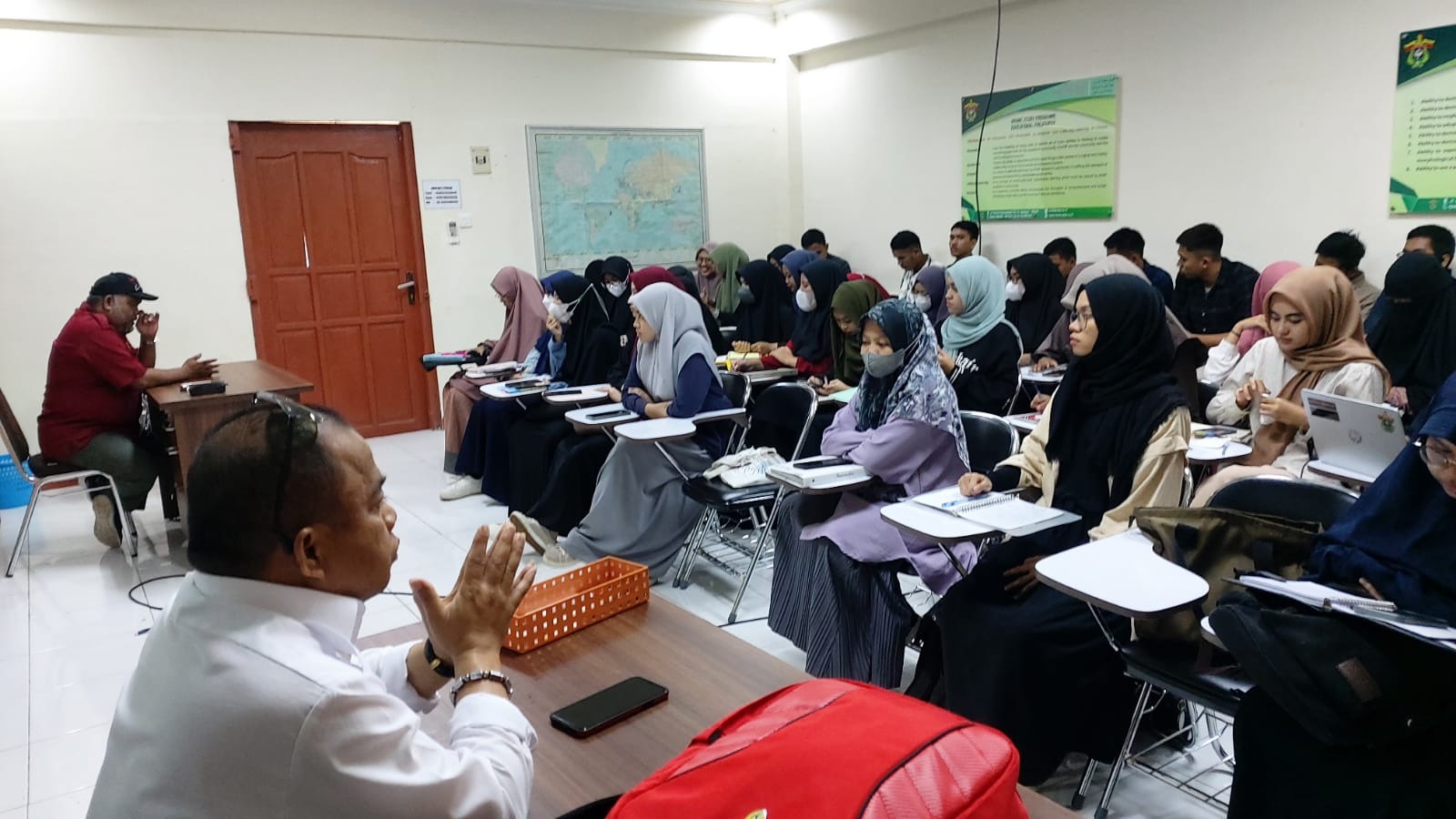 Komisaris Pelindo Daya Sejahtera Jadi Dosen Praktisi di Prodi Sastra Arab Unhas