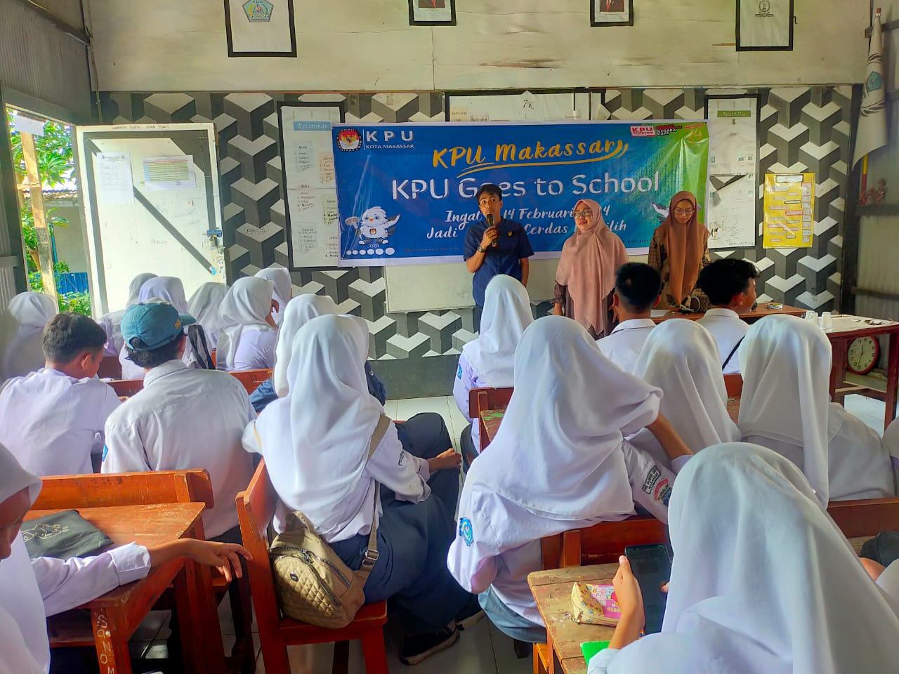 PPK dan KPU Makassar Sasar Tujuh Sekolah Untuk Sosialisasi