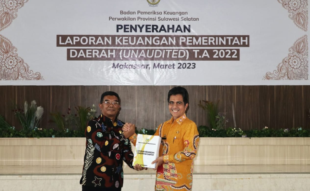 Wabup Selayar Serahkan Laporan Keuangan Tahun Anggaran 2022 ke BPK Sulsel