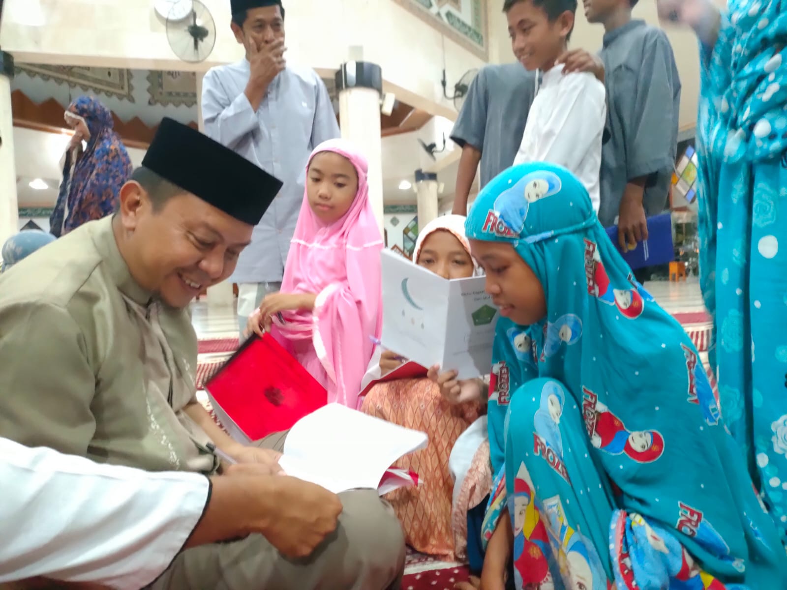 Bupati Basli Ali Ingatkan Jemaah Perbanyak Ibadah Sosial di Bulan Ramadan