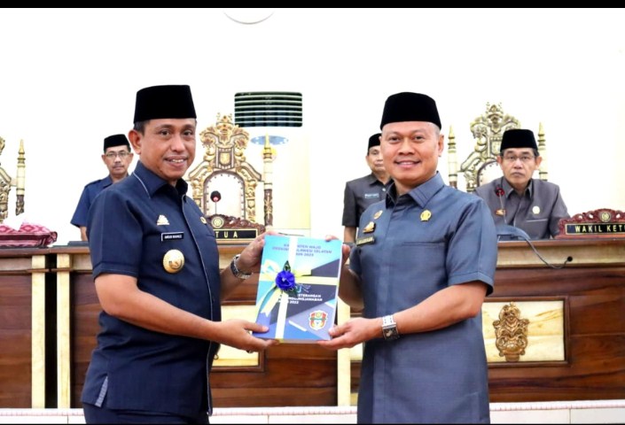 Bupati Serahkan LKPJ Tahun 2022