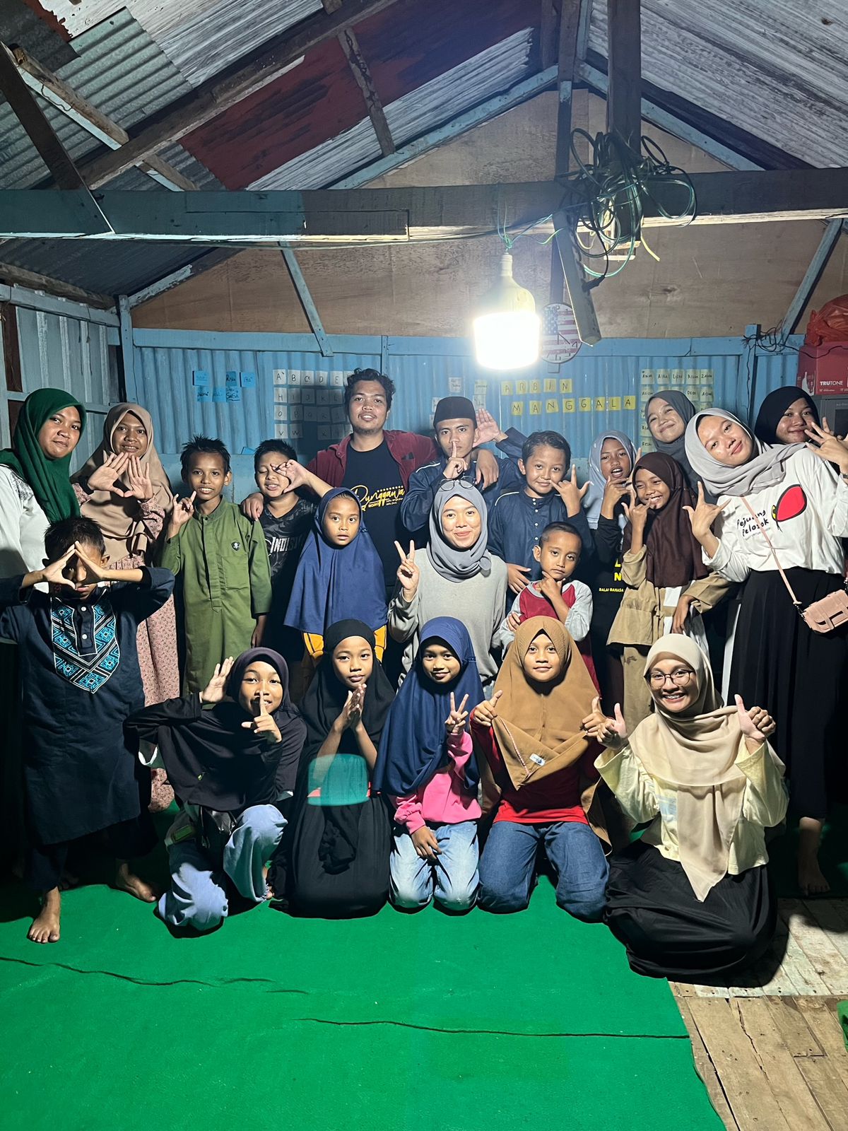 Komunitas Pejuang Pelosok Berbagi 521 Paket Kebaikan