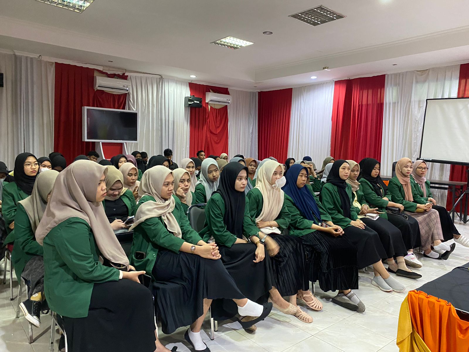 KPU Makassar Terima Kunjungan Mahasiwa sastra UMI