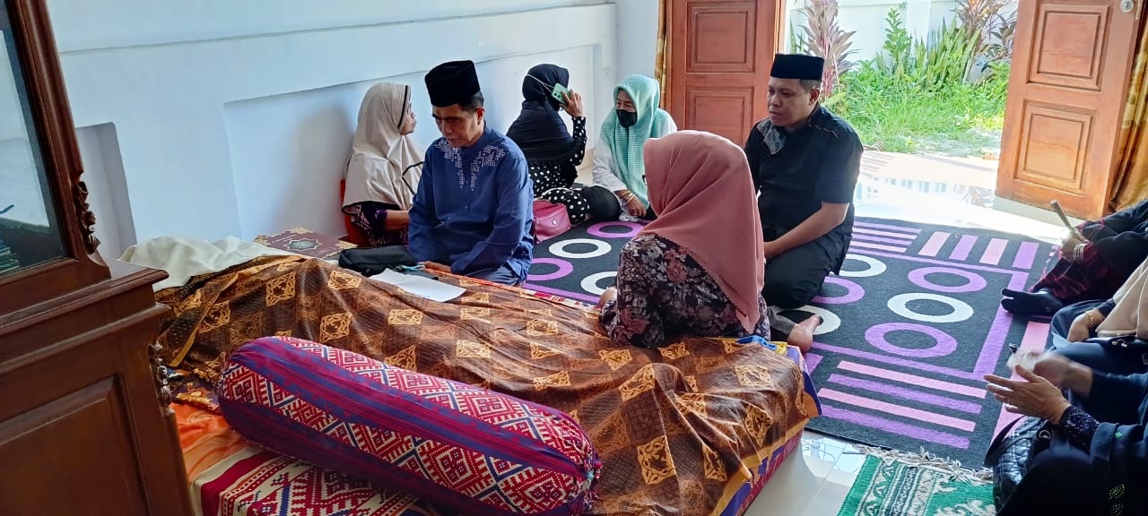Anggota “Anantakupa” Meninggal, Wabup Selayar Pimpin Shalat Jenazah dan Ceramah di Pemakaman