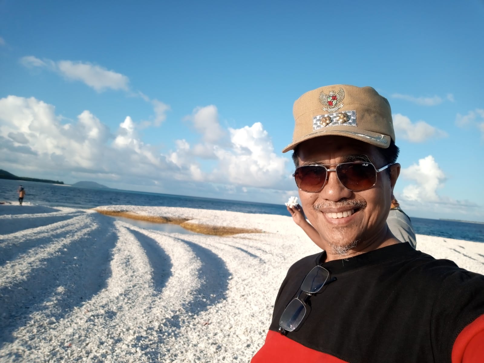 Promosikan Pulau Bahuluang, Wabup Explore Pulau Karang