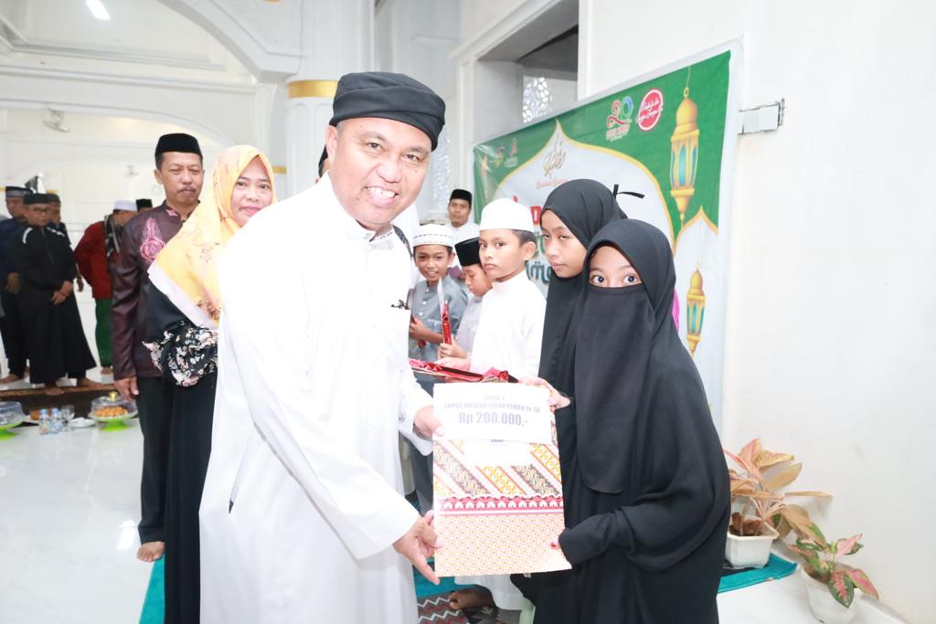 Budiman Serahkan Bantuan Bedah Rumah