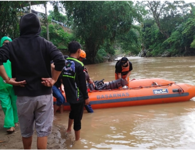 Warga Sa’dan yang Lompat ke Sungai Belum Ditemukan