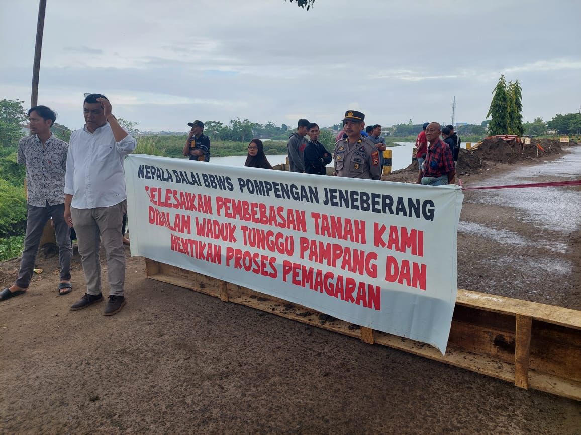 Pemilik Lahan Blokade Proyek  Waduk Tunggu Pampang
