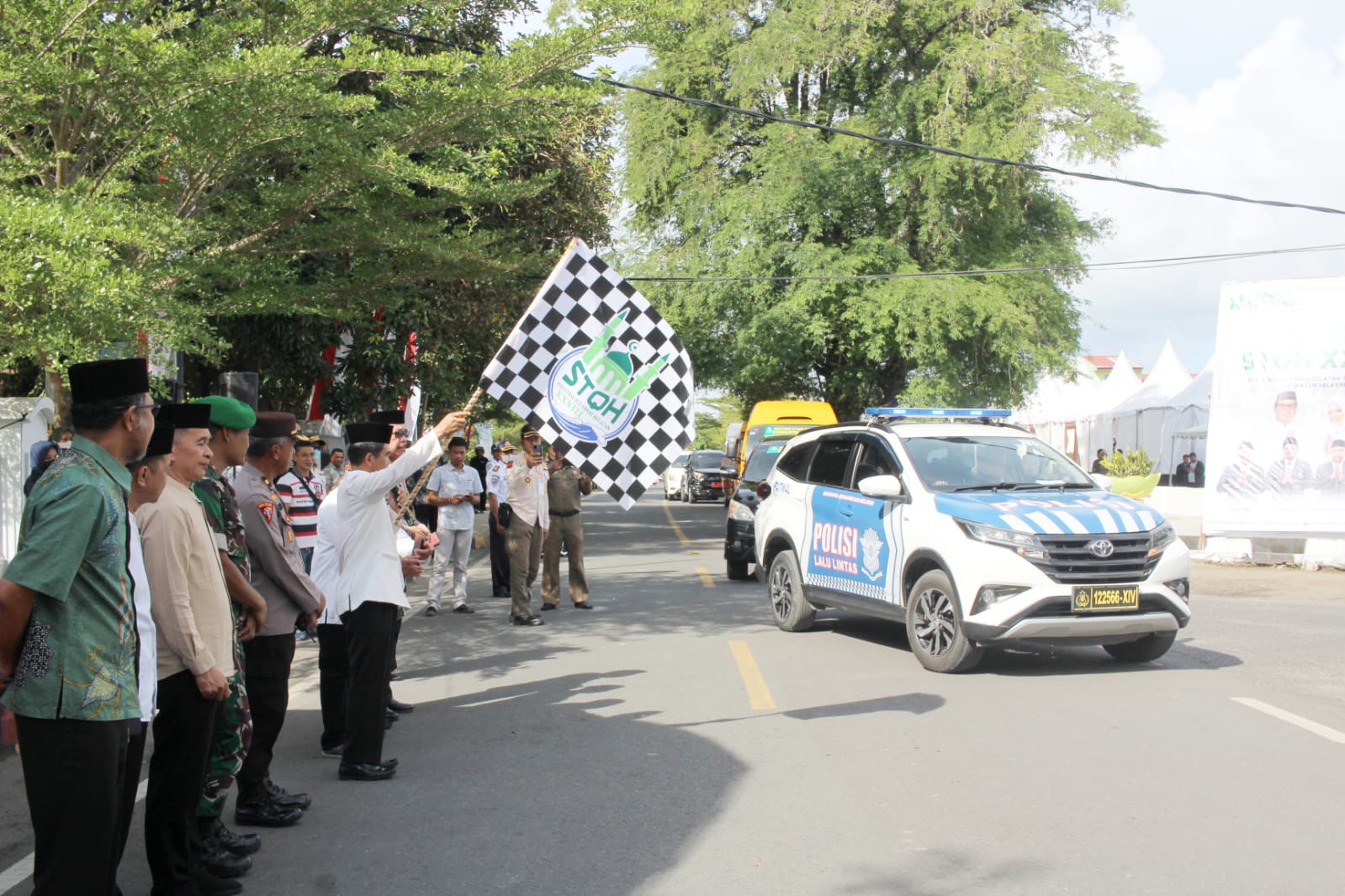 Wabup Melepas Peserta Pawai Taa’ruf Kafilah STQH XXXIII