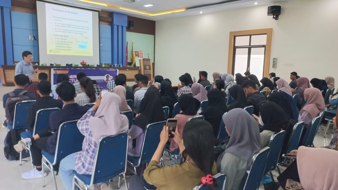 Kuliah Umum Fapet Unhas Hadirkan Ahli Nutrisi Ruminansia dari Kanada