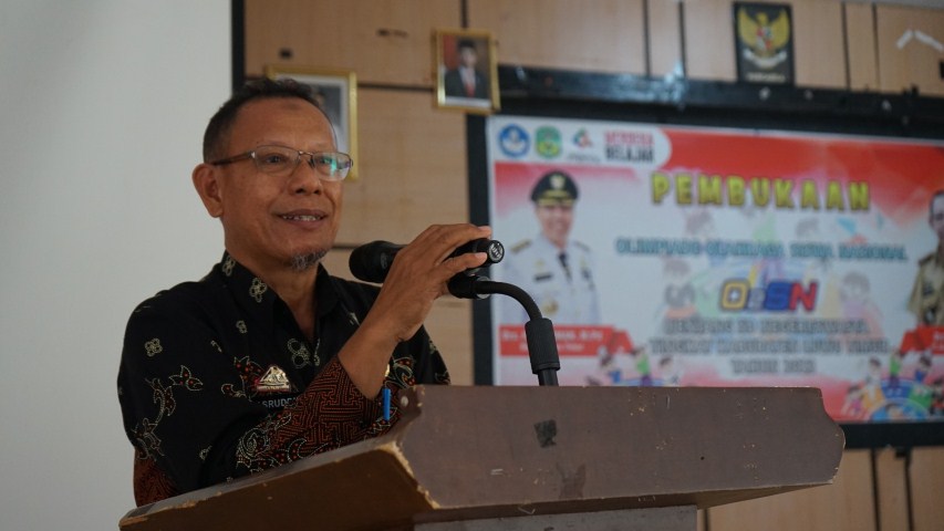 Plt Kadisdikbud Buka O2SN Jenjang SD