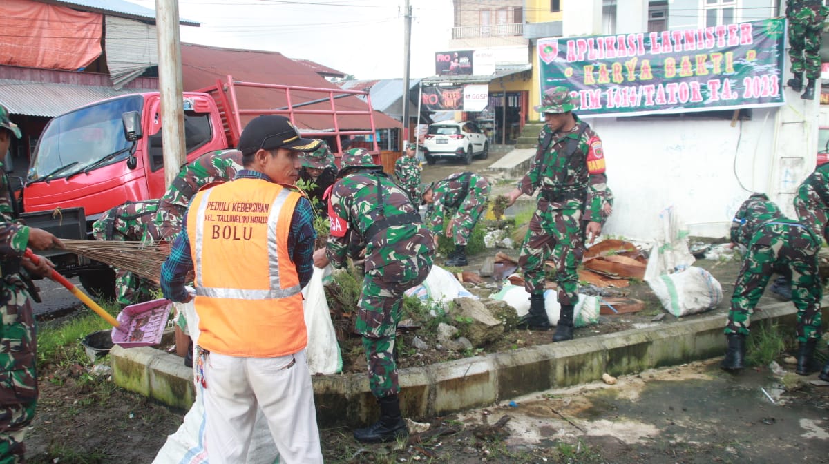 TNI-Warga Gotong Royong Kerja Bakti