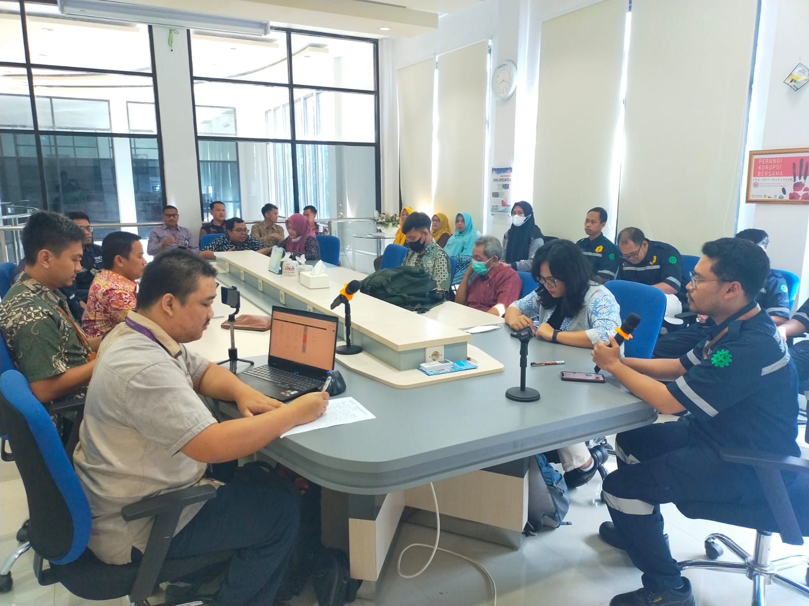 SMK SMTI Makassar Gelar Uji Sertifikasi Robotik