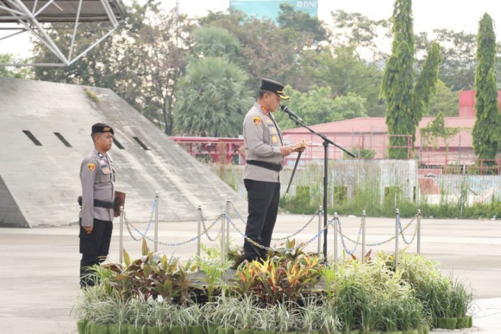 Kapolrestabes Makassar Pimpin Apel Sat Kamling
