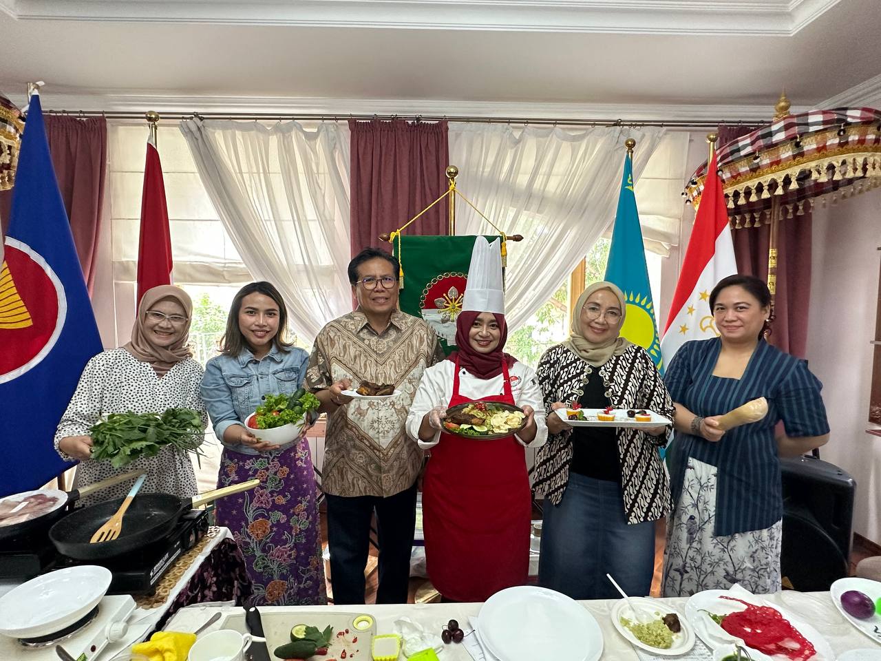 Nasi Goreng Iga dan Talam Labu Kuning Menggoyang Lidah Warga Kazakshtan
