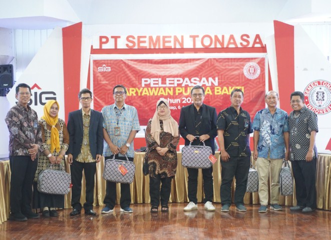 Anis Lepas Secara Hormat 48 Karyawan dan Karyawati PT Semen Tonasa