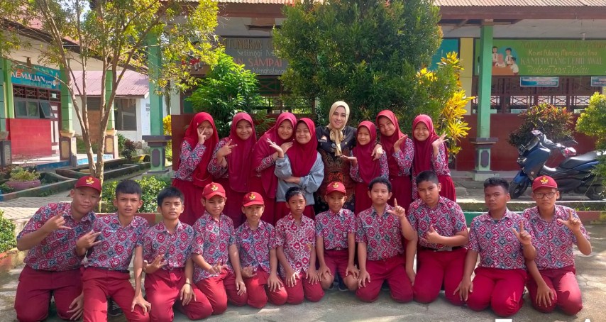 Pesan Kepsek Pada Anak Didiknya yang Lulus
