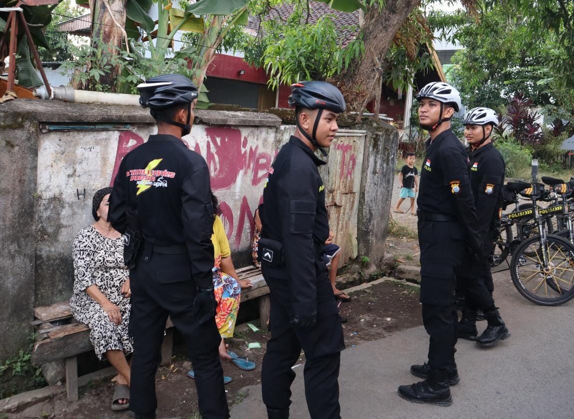 Tim Patroli Bersepeda Polres Sasar Lorong-lorong