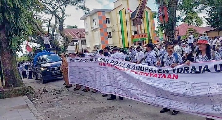 Tersinggung, Guru Protes Rekomendasi DPRD