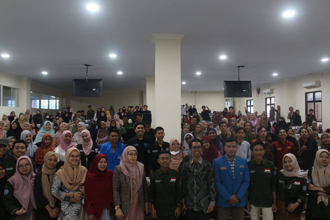 Tokoh Perempuan Nasional di Seminar Keperempuanan BEM FKIP Unismuh Makassar